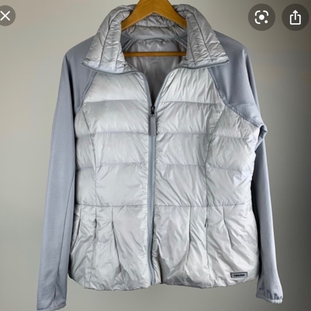 Women’s grey puffer jacket